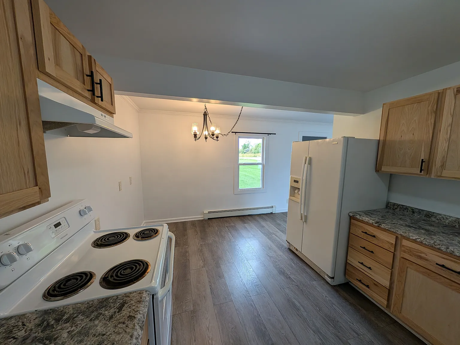 2 bed, 900 sqft, $1,050 — Photo 4