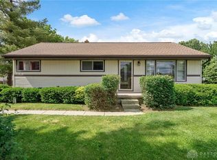 3163 Hickorynut Dr, Fairborn, OH 45324