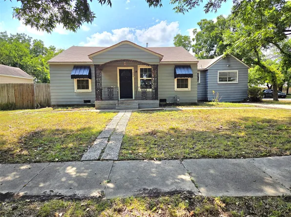 200 S Preston St, Wolfe City, TX 75496