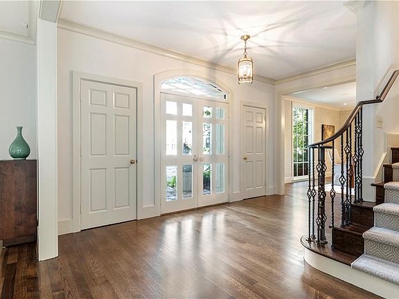 4th image of 3601 Dartmouth Ave