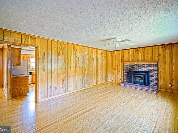 4th image of 30928 Buttonwood Dr