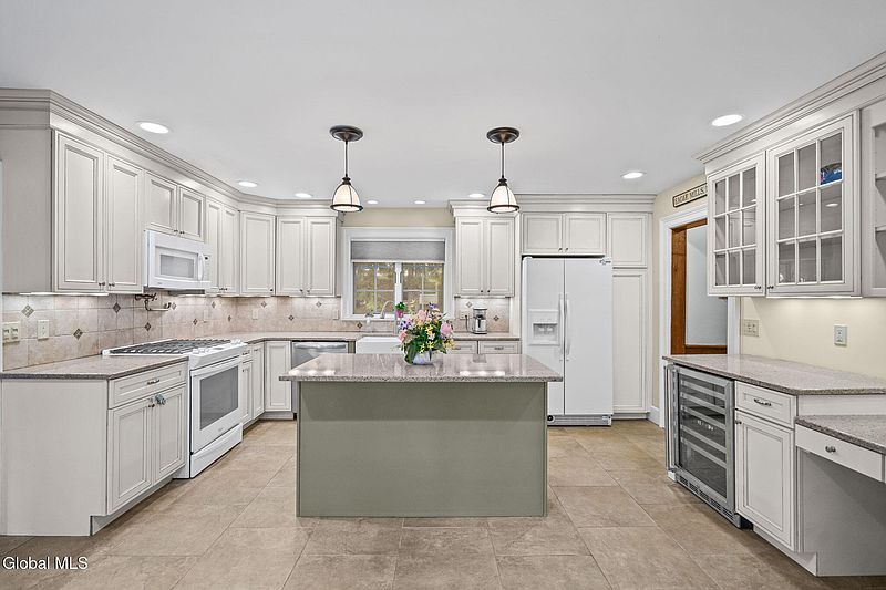 2nd image of 16 Maple Avenue