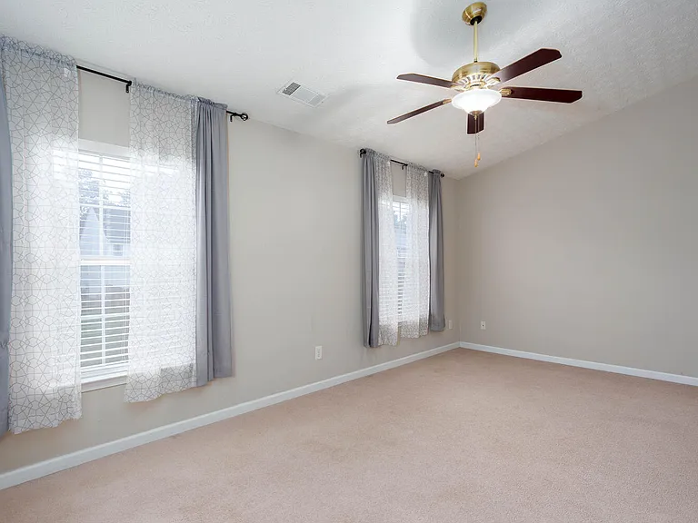 2946 Greyhawk Ln — Photo 22