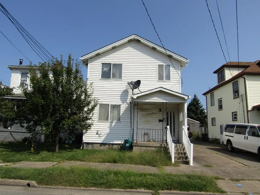 515 Grant St photo 1