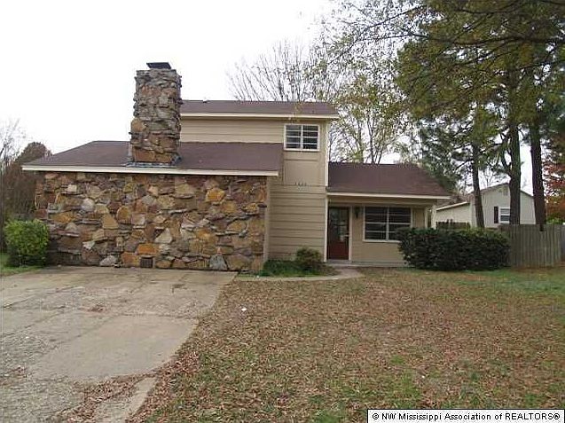 1st image of 3620 Woodland Dr