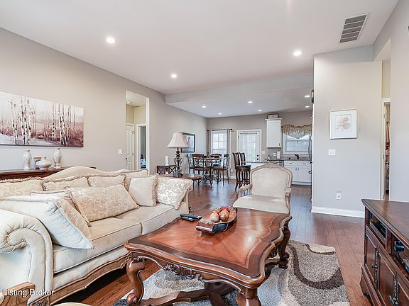5th image of 273 Bridlewood Ave