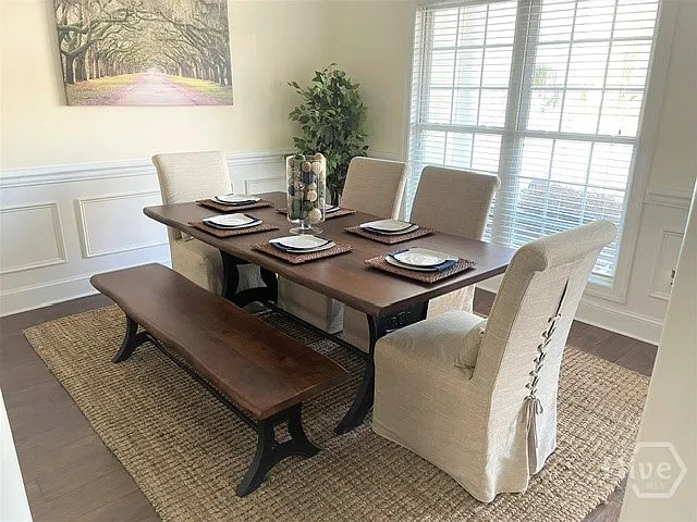 3 bed, 2.0 bath, 2047 sqft, $2,950 — Photo 3