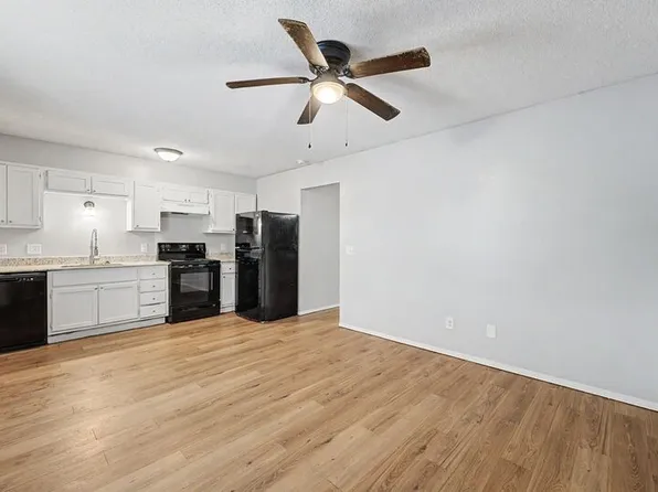 1037 S Happy Hollow Rd APT 1, Fayetteville, AR 72701