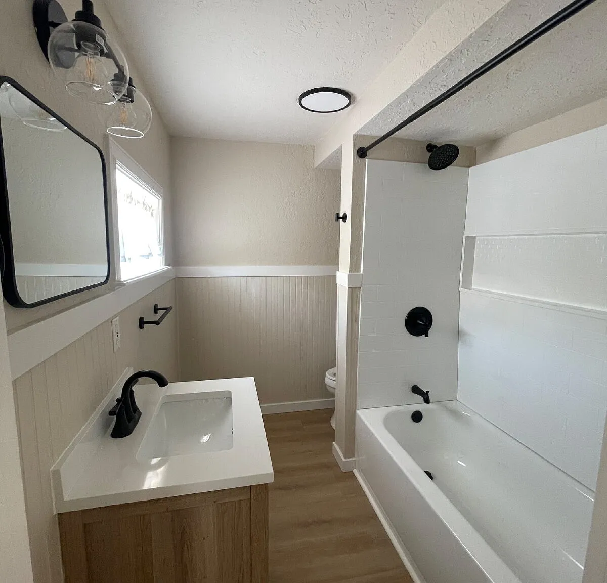 3 bed, 2.0 bath, 1735 sqft, $2,000 — Photo 1