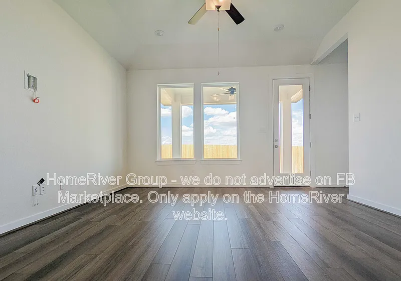 3 bed, 2.0 bath, 1577 sqft, $2,200 — Photo 3