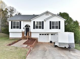6094 Daffodil Dr, Flowery Branch, GA 30542