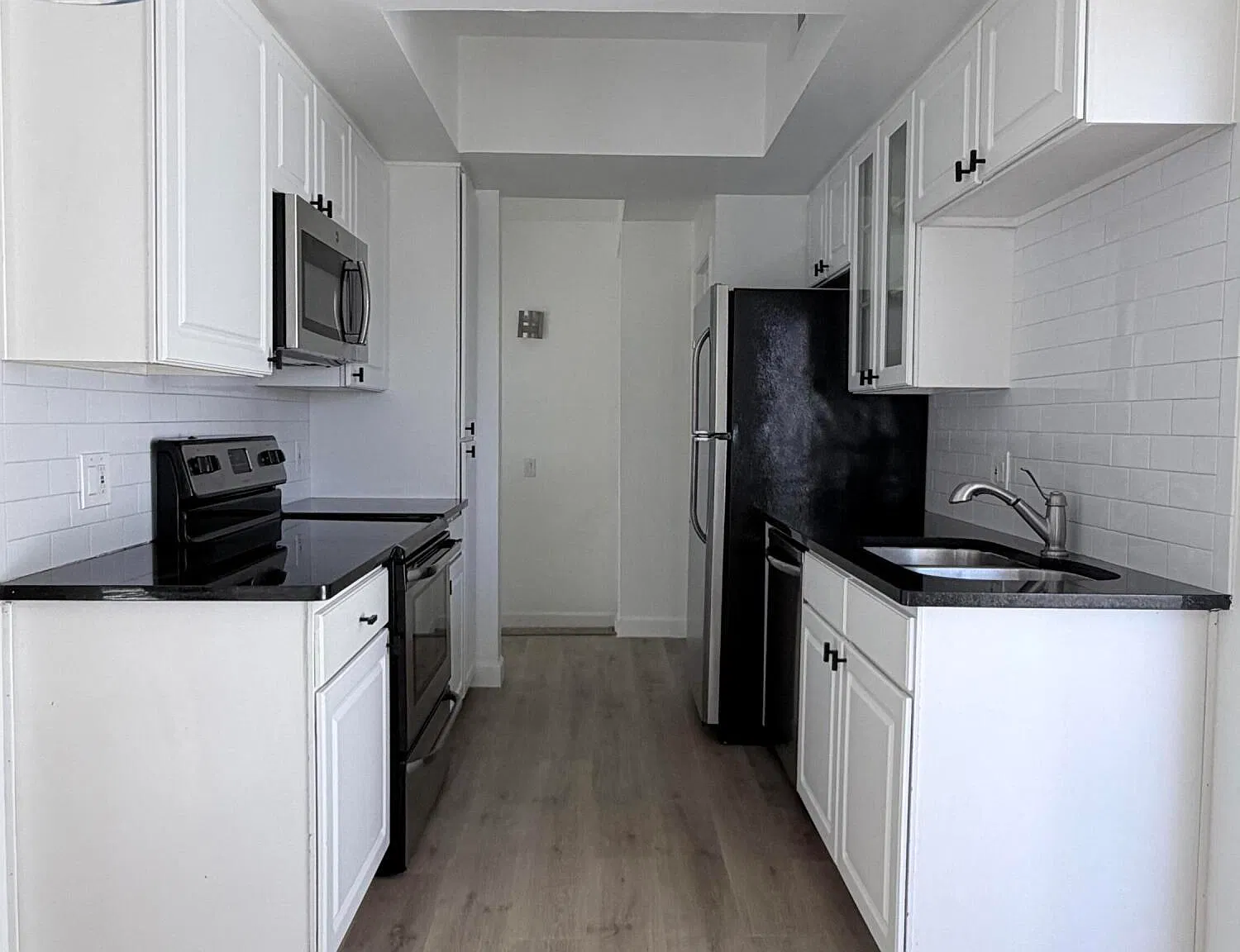 3 bed, 2.0 bath, 1296 sqft, $2,495 — Photo 4