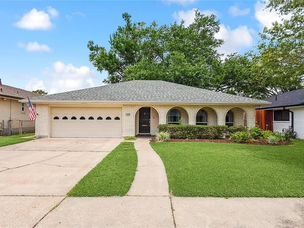 122 W Imperial Dr, Harahan, LA 70123