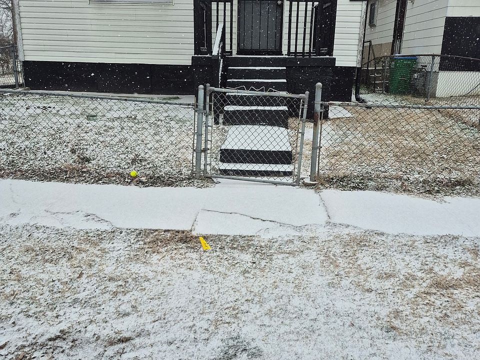 1st image of 2162 Edmund Ave