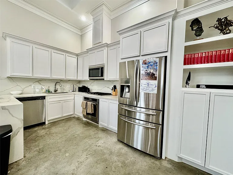 5801 Winsome Ln #306 — Photo 7