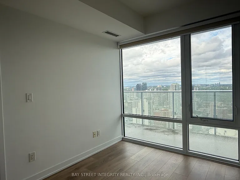 501 Yonge St #4108 — Photo 9