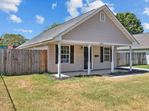 2206 Berkley Ave, Chesapeake, VA 23324