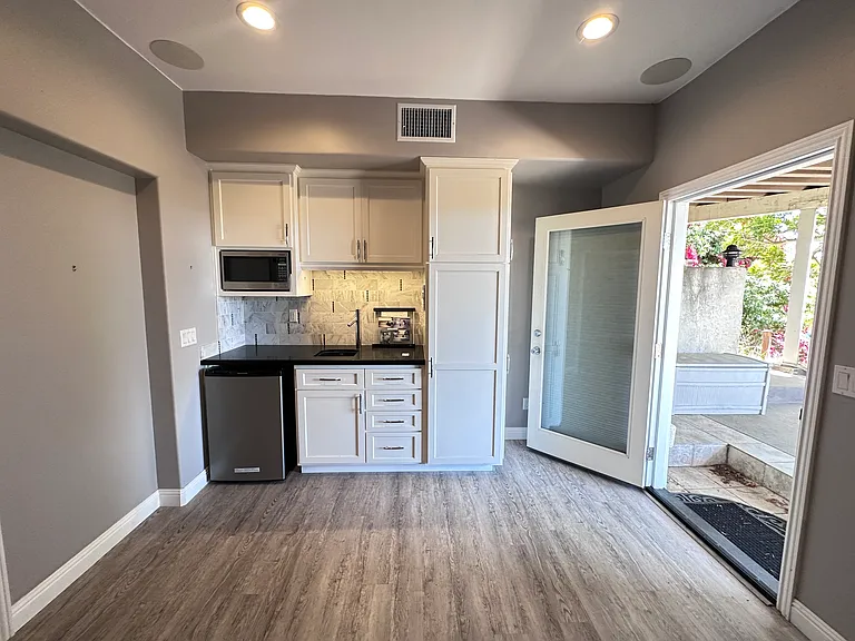 3539 Mount Laurence Dr — Photo 25