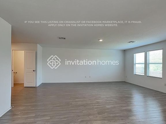 4th image of 226 Hollywood Dr