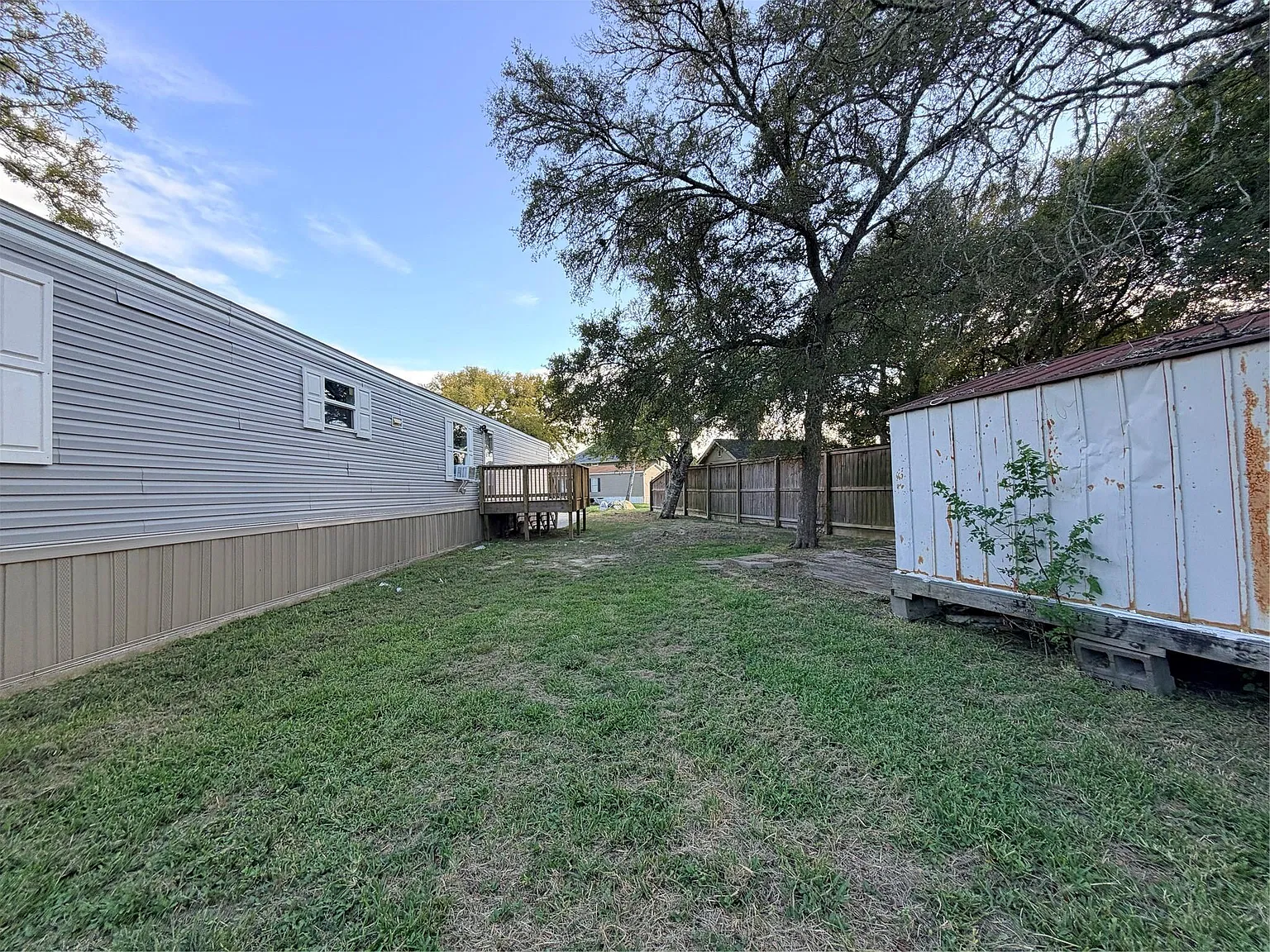 3 bed, 2.0 bath, 1064 sqft, $1,350 — Photo 2