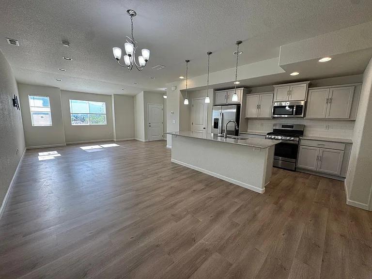 894 Petra Hts — Photo 8