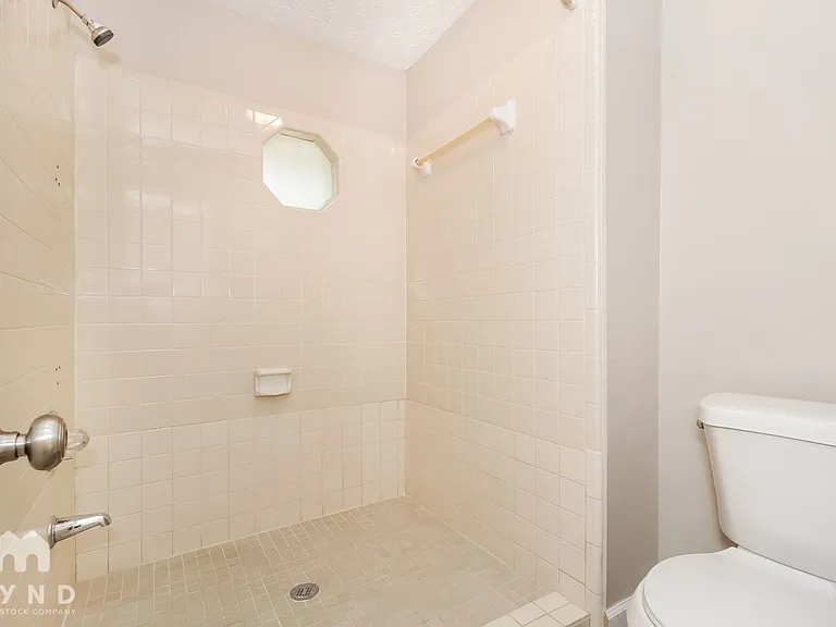 9014 Six Branches Trl — Photo 10