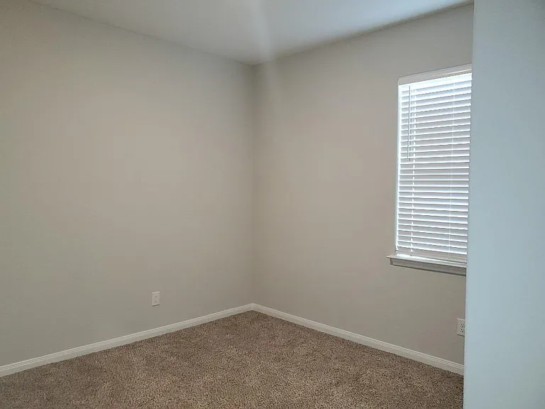 136 Constitution St — Photo 12