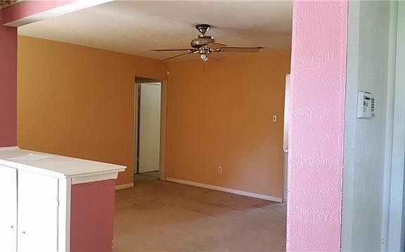 4th image of 323 Teakwood Dr