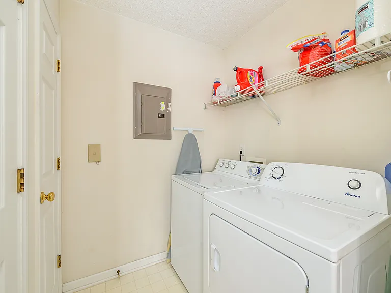 813 Timberline Ridge Ct — Photo 8