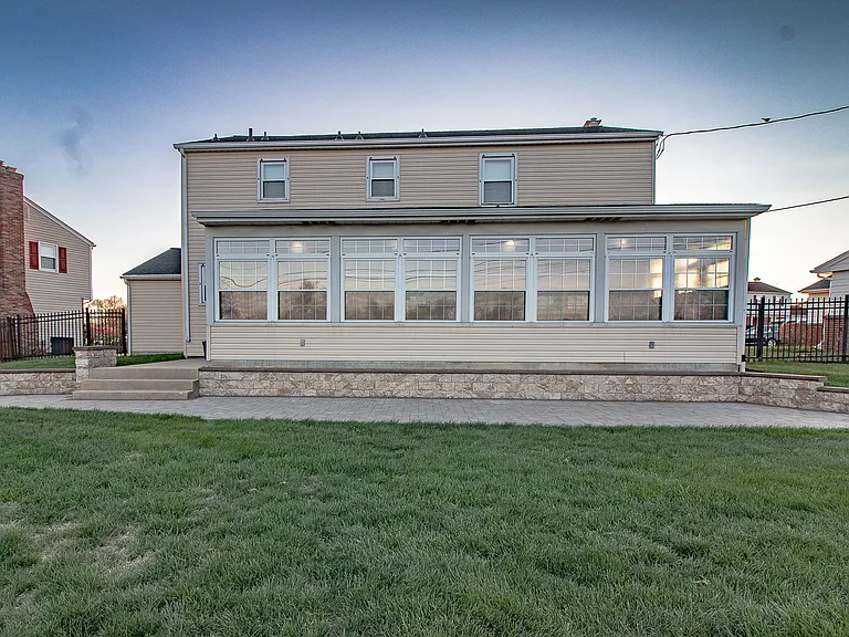 19 Herbert Dr — Photo 21