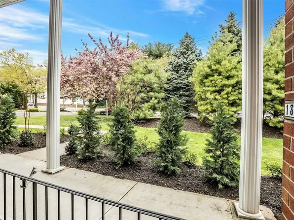 13 Jad Court #13, Plainview, NY 11803