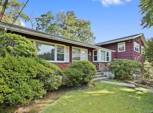 28 Hayhurst Rd, New Rochelle, NY 10804