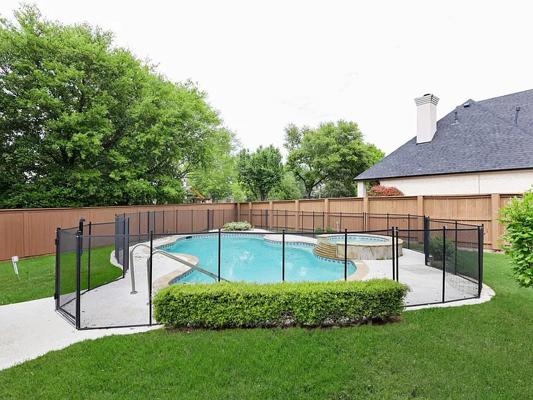 914 Edgemeer Ln — Photo 34