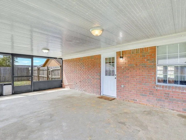 772 Melissa Dr — Photo 26