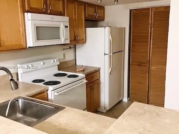 10709 Cleary Blvd, Fort Lauderdale, FL