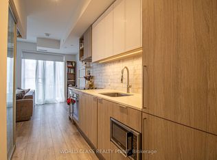 2020 Bathurst St #326, Toronto, ON M5P 0A6