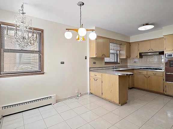 5th image of 5705 W Higgins Ave #1