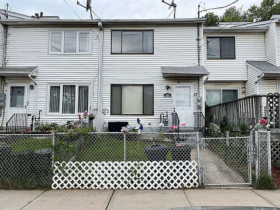 2nd image of 406 Weser Ave