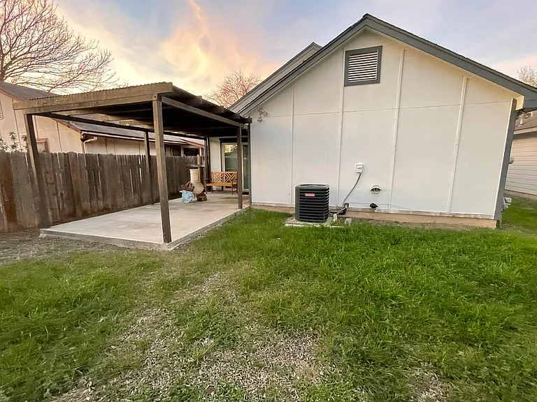 10150 Woodtrail — Photo 10