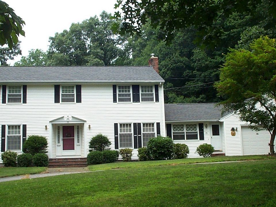 1st image of 20 Pigeon Hill Dr
