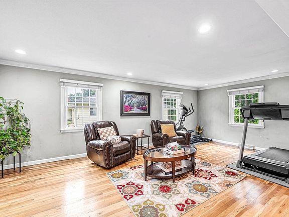 4th image of 18 Blokland Dr