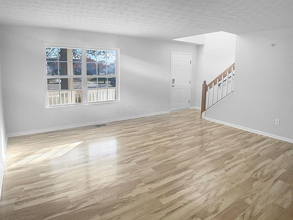3rd image of 960 Lakeland Dr