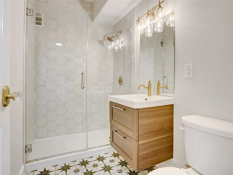 1400 Hermann Dr #15D — Photo 7