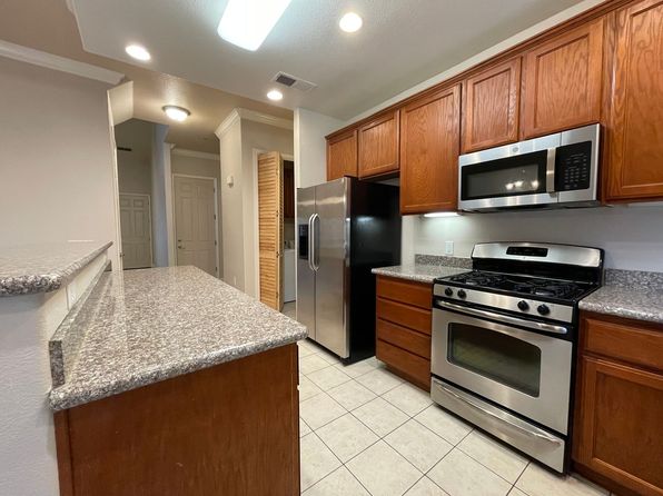 5046 Hackberry Ln UNIT 106