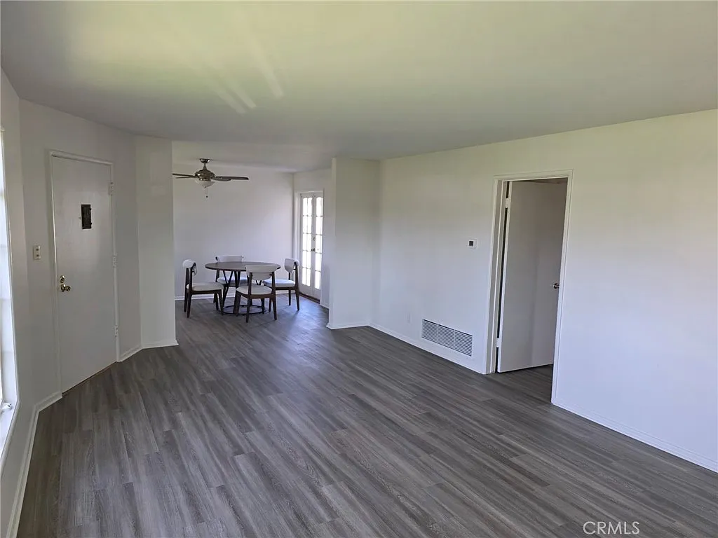 2 bed, 1.5 bath, 1181 sqft, $3,000 — Photo 2