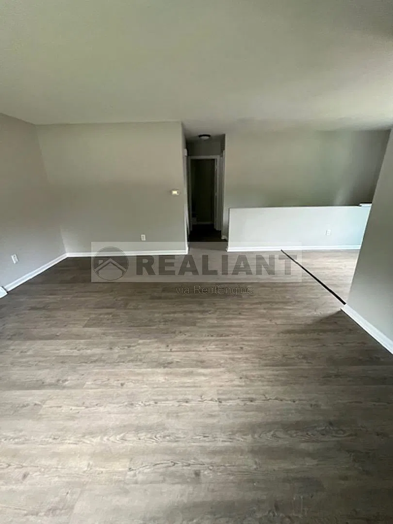 3 bed, 2.0 bath, 1730 sqft, $1,785 — Photo 2