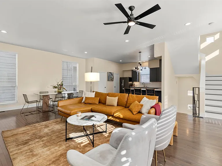 903 Roy St — Photo 10