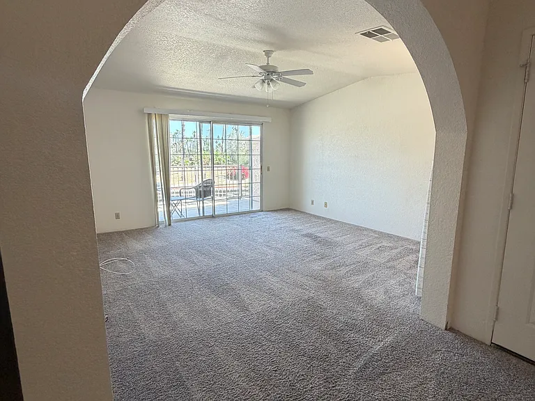 505 S Farrell Dr #R112 — Photo 8