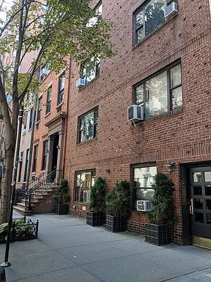 12 West 9th St In Greenwich Village Sales Rentals Floorplans Streeteasy