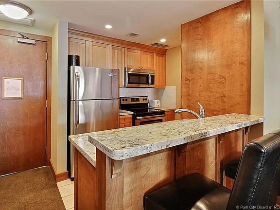 5th image of 3720 Sundial Ct Unit B-222